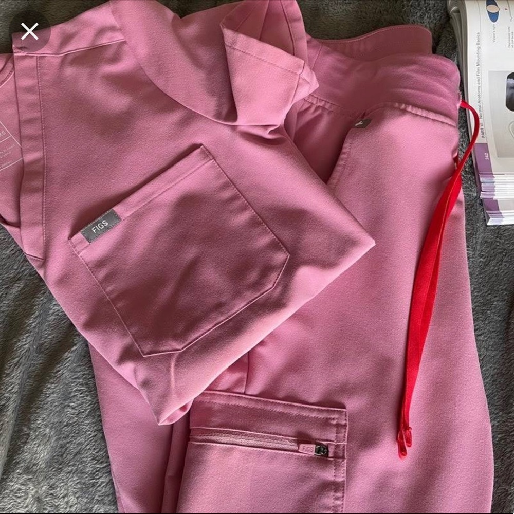 FIGS Womens limited CHALK PINK scrubs